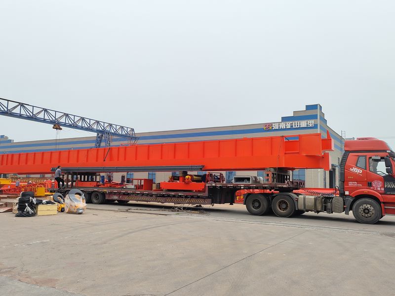 通用橋式起重機 QDXX32/5t—27.7m 制作完成，發往陜西省銅川市交付客戶使用。