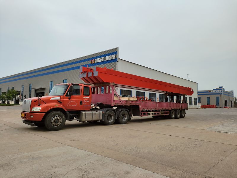 電動葫蘆橋式起重機 3臺 LH5t-17m 制作完成，發往河南漯河交付客戶使用。